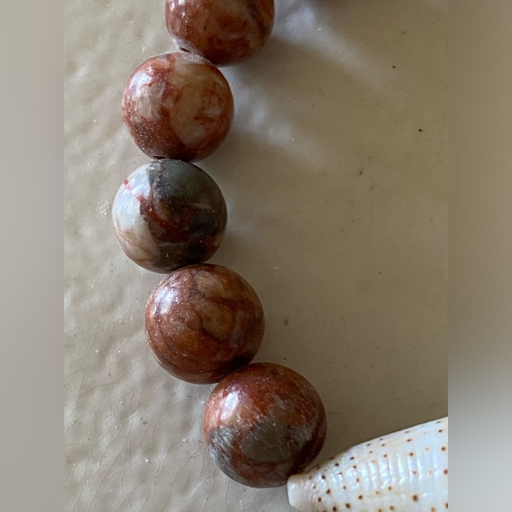 Shell & Jasper Bracelet - Picture 5 of 9